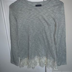 Gray tee with floral mesh!